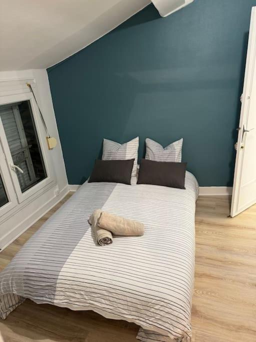 Apartment Centre *