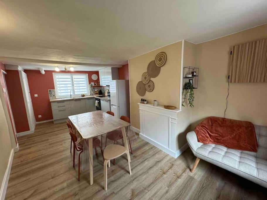 Apartment Centre
